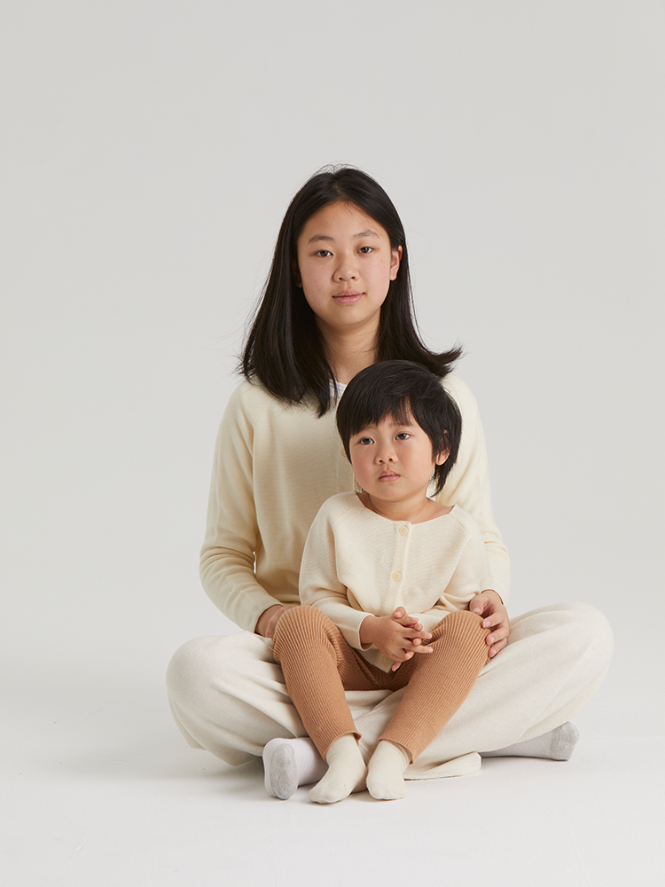 Matching parent-child knit cardigans by ArborTree in cashmere-wool, warm, skin-friendly, suitable for spring, autumn, winter.