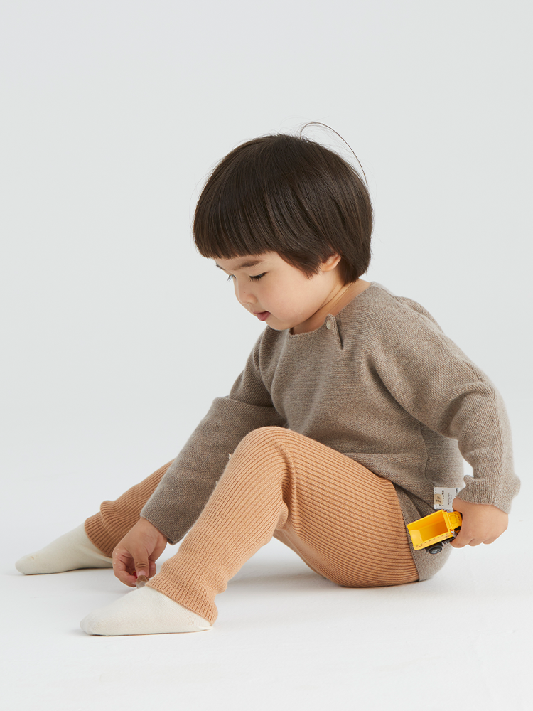ArborTree baby cashmere drop-shoulder sweater for boys and girls, soft Grade A cashmere, suitable for spring, fall, and winter.