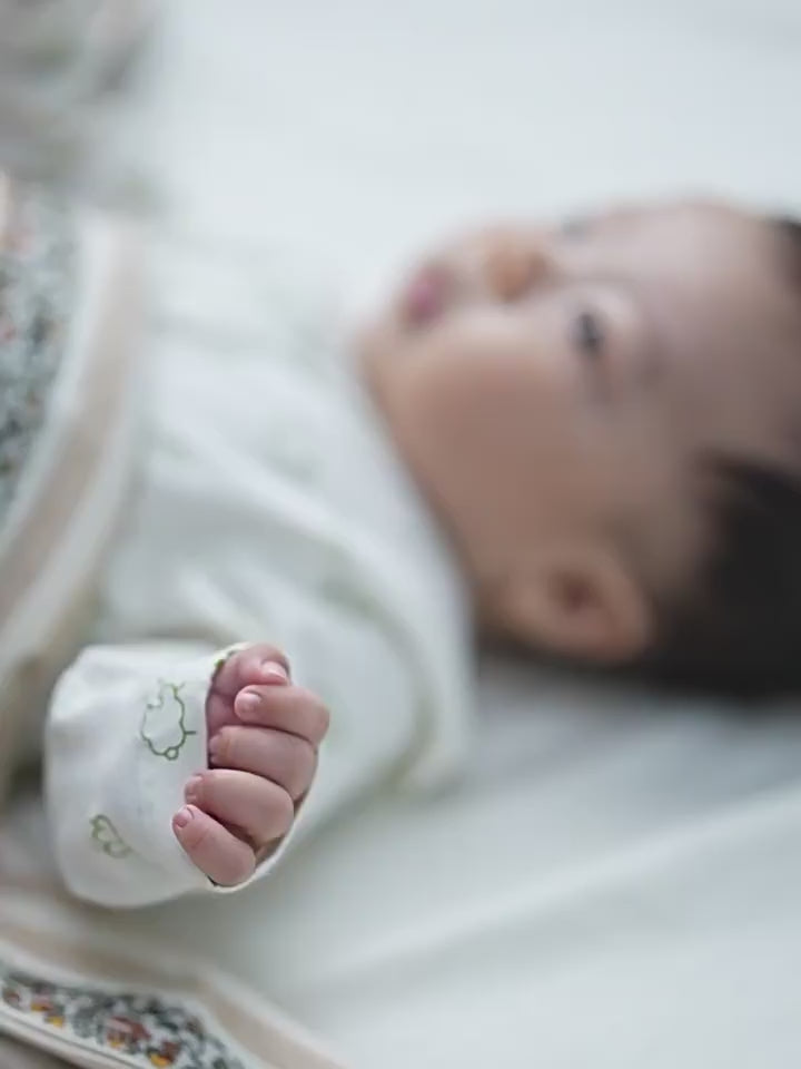 ArborTree Baby Blanket Made from 100% Organic Cotton Three-Layer Terry Cloth: Warm, Gentle on the Skin, and Moisture-Wicking