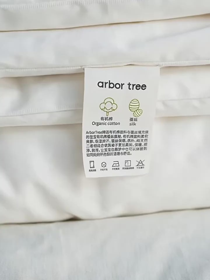 ArborTree Organic Cotton Satin and Silk Baby Quilt Made from Natural Materials: A Warm and Skin-Friendly Children's Quilt
